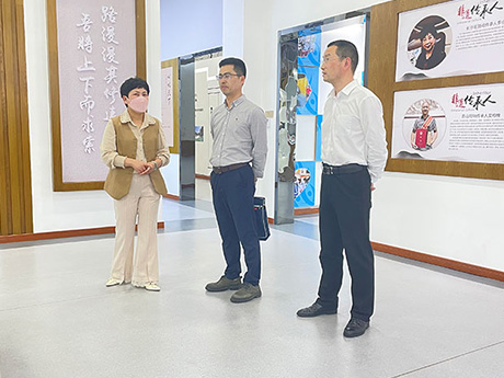 中南大学招生办邹滨来访